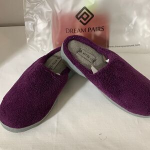 Tillia house slippers purple & Size 5-6